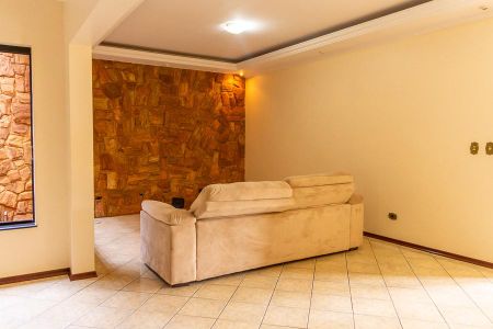 Casa para alugar com 600m², 3 quartos e 6 vagas Casa para alugar com 600m², 3 quartos e 6 vagasSala
