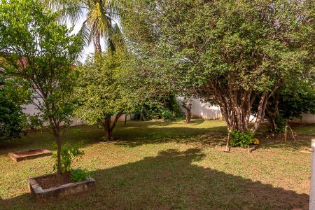 Casa para alugar com 600m², 3 quartos e 6 vagas Casa para alugar com 600m², 3 quartos e 6 vagasÁrea Comum-área verde