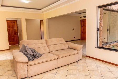 Casa para alugar com 600m², 3 quartos e 6 vagas Casa para alugar com 600m², 3 quartos e 6 vagasSala