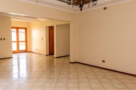 Casa para alugar com 600m², 3 quartos e 6 vagas Casa para alugar com 600m², 3 quartos e 6 vagasSala