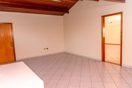 Casa para alugar com 600m², 3 quartos e 6 vagas Casa para alugar com 600m², 3 quartos e 6 vagasPiso superior- Comodo 2