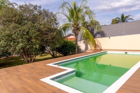 Casa para alugar com 600m², 3 quartos e 6 vagas Casa para alugar com 600m², 3 quartos e 6 vagasÁrea Comum-Piscina e área verde