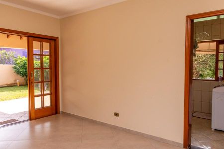 Casa para alugar com 600m², 3 quartos e 6 vagas Casa para alugar com 600m², 3 quartos e 6 vagasCozinha