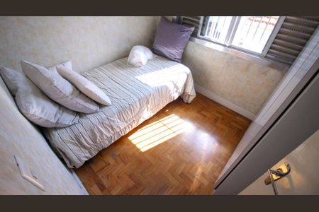 Casa à venda com 200m², 4 quartos e 2 vagas Casa à venda com 200m², 4 quartos e 2 vagasQuarto 2