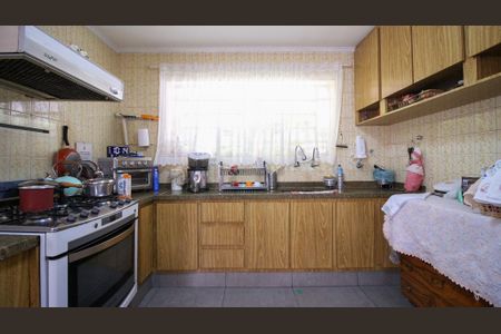 Casa à venda com 200m², 4 quartos e 2 vagas