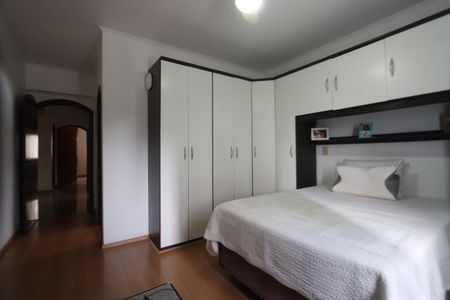 Casa à venda com 250m², 4 quartos e 4 vagasSuíte 1