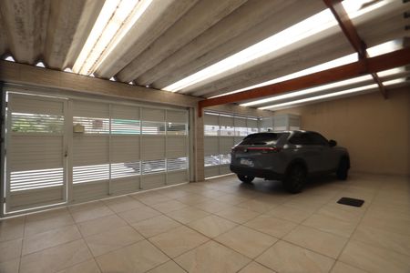Casa à venda com 250m², 4 quartos e 4 vagasGaragem