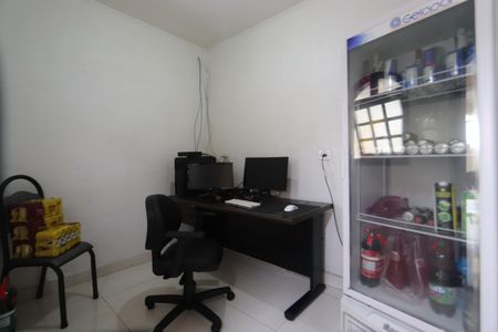 Casa à venda com 250m², 4 quartos e 4 vagasQuarto de Serviço