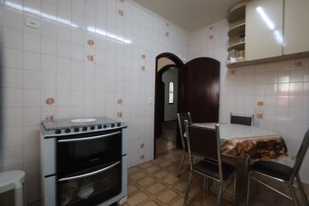Casa à venda com 250m², 4 quartos e 4 vagasCozinha