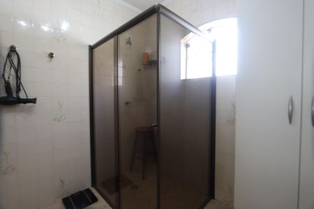 Casa à venda com 250m², 4 quartos e 4 vagasBanheiro Social