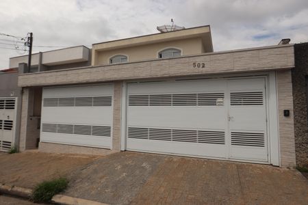 Casa à venda com 250m², 4 quartos e 4 vagasFachada