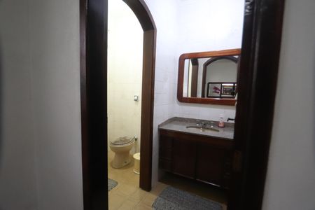 Casa à venda com 250m², 4 quartos e 4 vagasLavabo