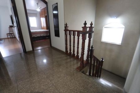Casa à venda com 250m², 4 quartos e 4 vagasHall dos Quartos