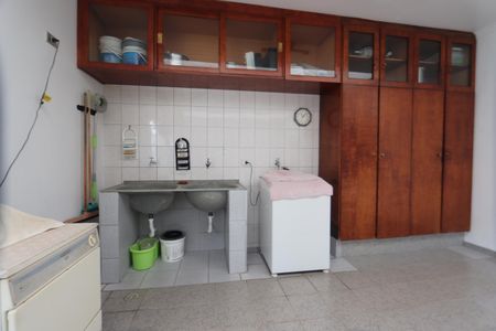 Casa à venda com 250m², 4 quartos e 4 vagasLavanderia