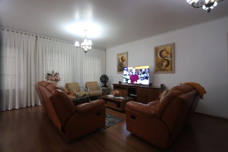 Casa à venda com 250m², 4 quartos e 4 vagasSala