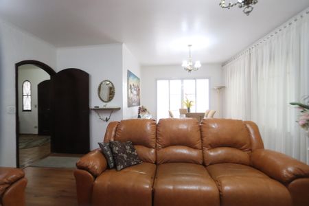 Casa à venda com 250m², 4 quartos e 4 vagasSala