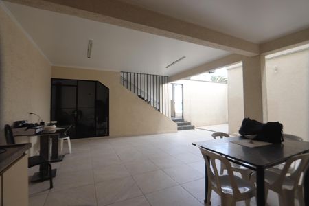Casa à venda com 250m², 4 quartos e 4 vagasLazer