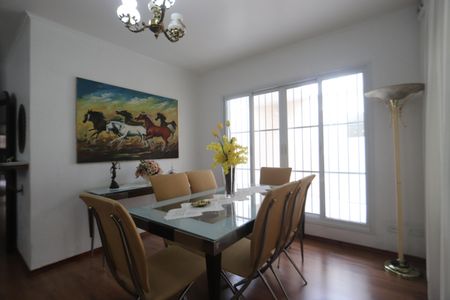 Casa à venda com 250m², 4 quartos e 4 vagasSala de Jantar