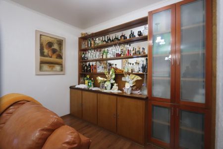 Casa à venda com 250m², 4 quartos e 4 vagasSala