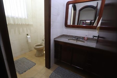 Casa à venda com 250m², 4 quartos e 4 vagasLavabo