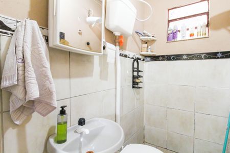 Casa à venda com 50m², 2 quartos e 2 vagasBanheiro