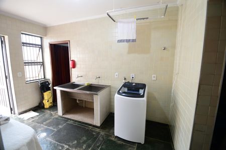 Casa para alugar com 290m², 5 quartos e 4 vagasÁrea de Serviço