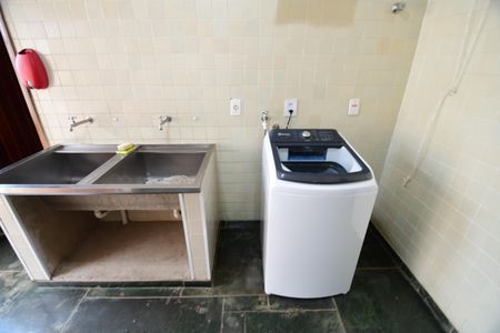 Casa para alugar com 290m², 5 quartos e 4 vagasÁrea de Serviço