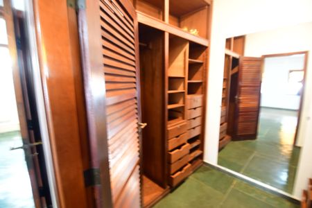 Casa para alugar com 290m², 5 quartos e 4 vagasQuarto 2 - Suíte Closet