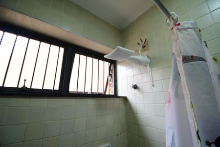 Casa para alugar com 290m², 5 quartos e 4 vagasBanheiro de serviço