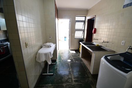 Casa para alugar com 290m², 5 quartos e 4 vagasÁrea de Serviço