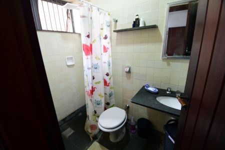 Casa para alugar com 290m², 5 quartos e 4 vagasBanheiro de serviço