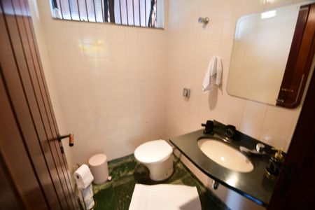 Casa para alugar com 290m², 5 quartos e 4 vagasLavabo