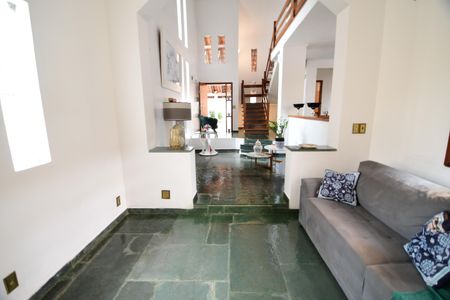 Casa para alugar com 290m², 5 quartos e 4 vagasSala