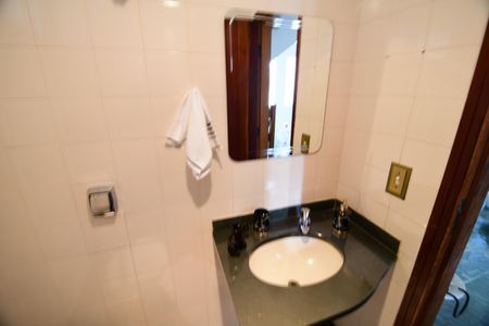 Casa para alugar com 290m², 5 quartos e 4 vagasLavabo