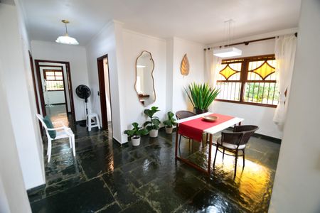 Casa para alugar com 290m², 5 quartos e 4 vagasSala