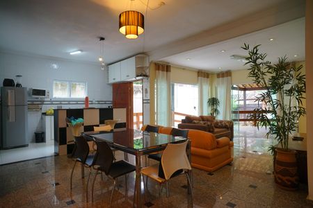 Casa para alugar com 360m², 4 quartos e 3 vagasSala