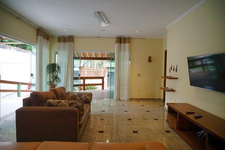 Casa para alugar com 360m², 4 quartos e 3 vagasSala