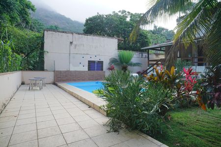 Casa para alugar com 360m², 4 quartos e 3 vagas Casa para alugar com 360m², 4 quartos e 3 vagasÁrea externa