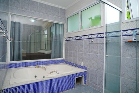 Casa para alugar com 360m², 4 quartos e 3 vagasBanheiro do Quarto 1