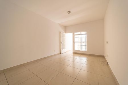 Casa para alugar com 100m², 3 quartos e 1 vaga Casa para alugar com 100m², 3 quartos e 1 vagaSala