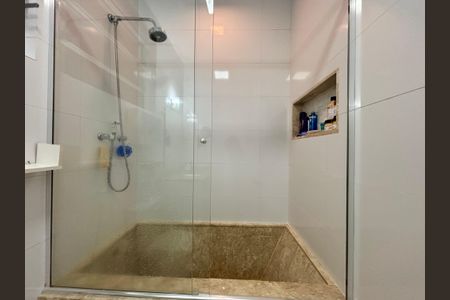 Apartamento à venda com 52m², 2 quartos e sem vagaSuíte - banheiro