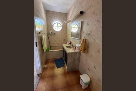 Banheiro 2 de casa de condomínio à venda com 4 quartos, 460m² em Gardênia Azul, Rio de Janeiro