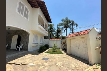 Casa de condomínio à venda com 460m², 4 quartos e 4 vagasGaragem