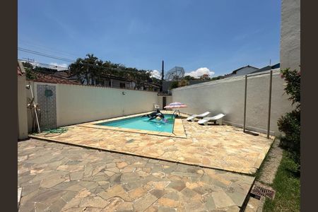 Casa de condomínio à venda com 460m², 4 quartos e 4 vagasQuintal