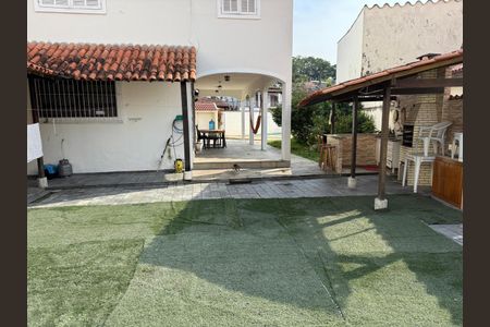 Casa de condomínio à venda com 460m², 4 quartos e 4 vagasQuintal