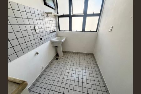 Apartamento à venda com 68m², 3 quartos e 1 vagaÁrea de serviço 