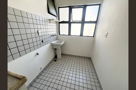 Apartamento à venda com 68m², 3 quartos e 1 vagaÁrea de Serviço