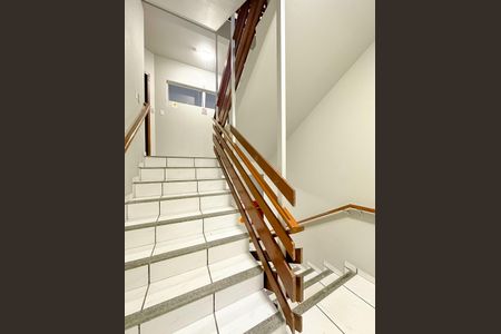 Apartamento para alugar com 55m², 1 quarto e 1 vagaEscada