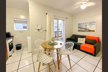 Sala de Jantar de apartamento para alugar com 1 quarto, 55m² em Cachoeira do Bom Jesus, Florianópolis