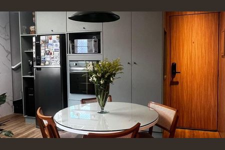 Apartamento à venda com 130m², 2 quartos e 2 vagas Apartamento à venda com 130m², 2 quartos e 2 vagasCozinha